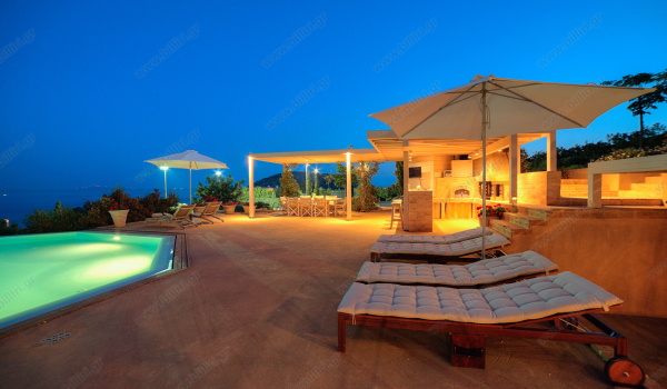 01__the_villa_14a_270383466