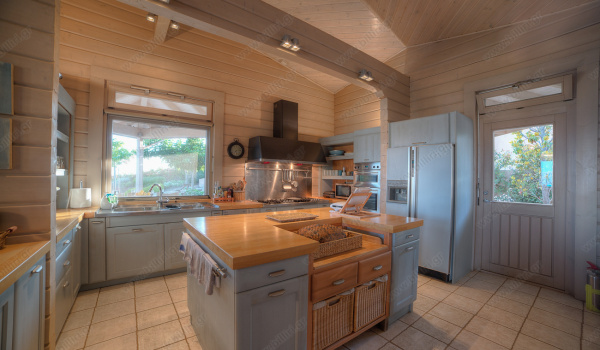 02__level_one_main_kitchen_03_263058839