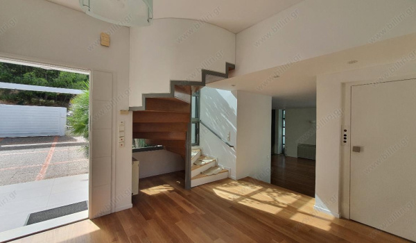 12_entrance_1_r