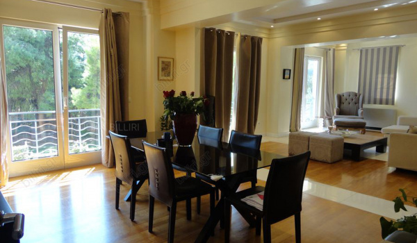 Τραπεζαρία - Dining room